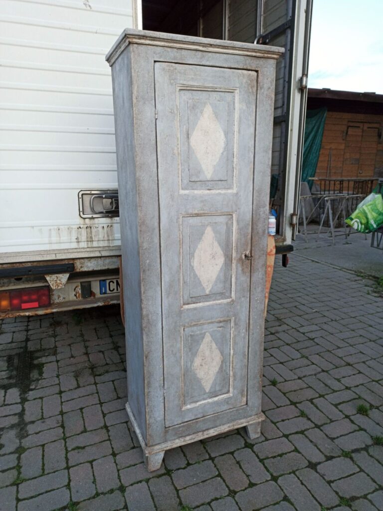 Credenza/Stipo a una porta laccato