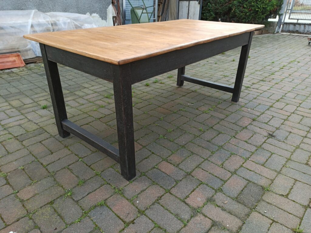 Tavolo rustico XX secolo