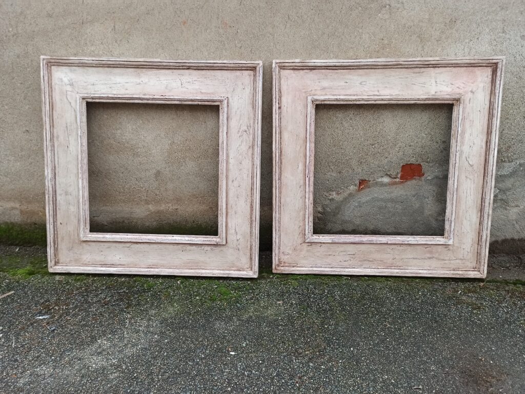 Coppia di cornici laccate ( bianche ) 2